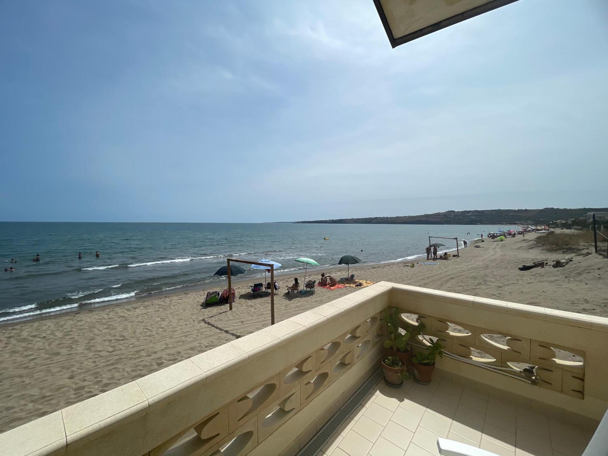 Paradiso Fronte Mare Villa Agnone Bagni Eksteriør bilde