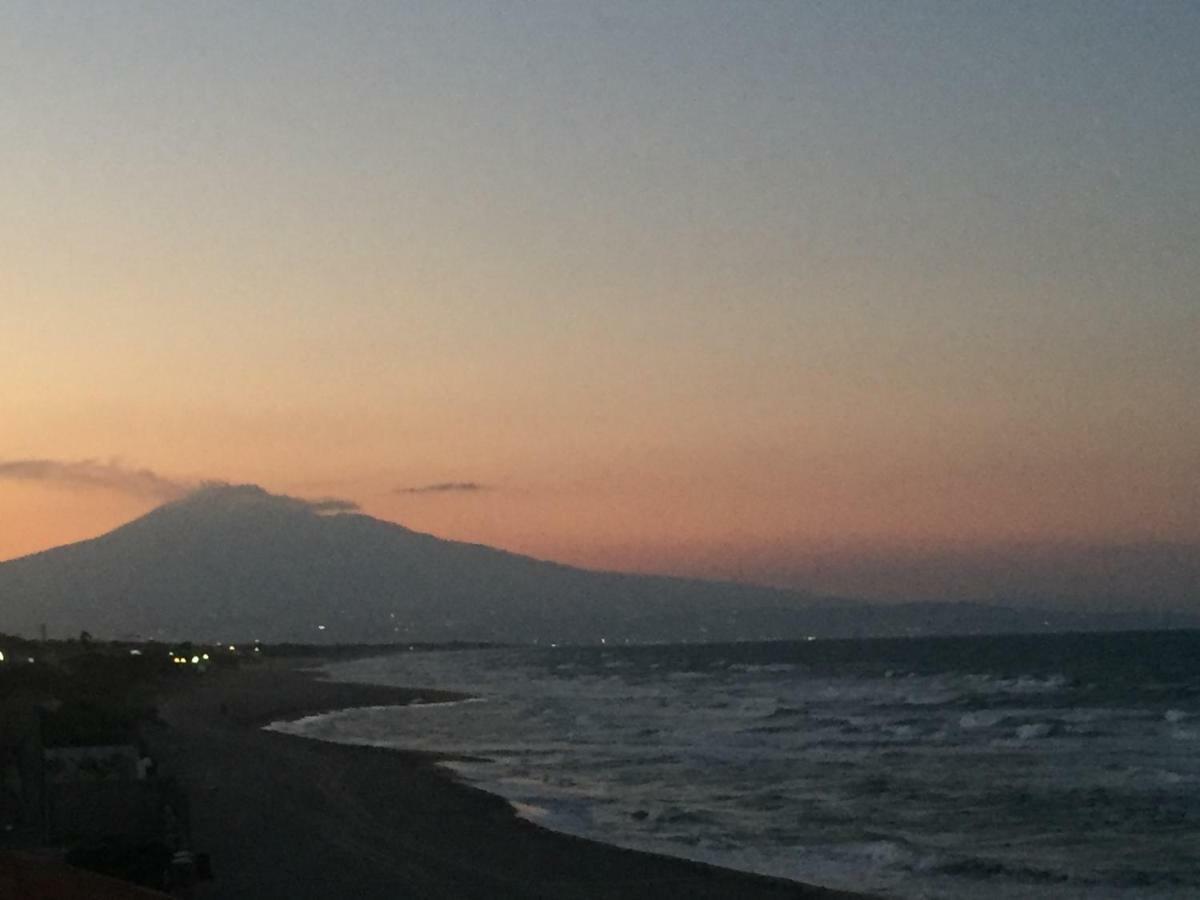 Paradiso Fronte Mare Villa Agnone Bagni Eksteriør bilde