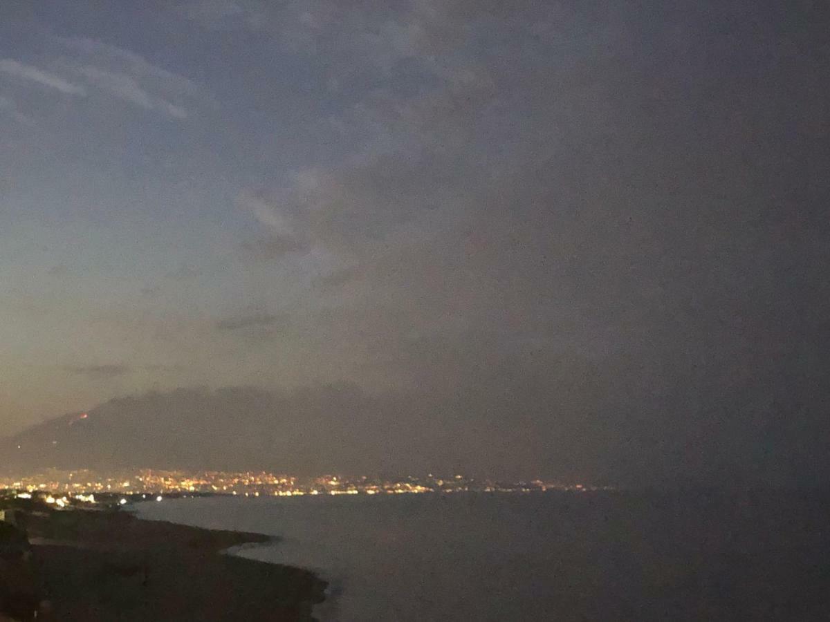 Paradiso Fronte Mare Villa Agnone Bagni Eksteriør bilde